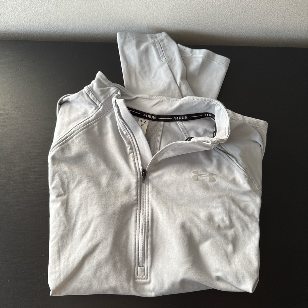Under Armour Women’s Light Gray Quarter Zip